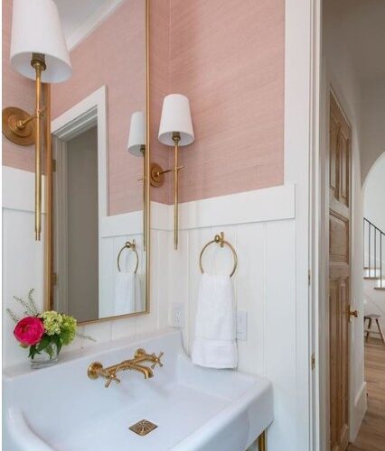 BRYANT LARGE TAIL SCONCE